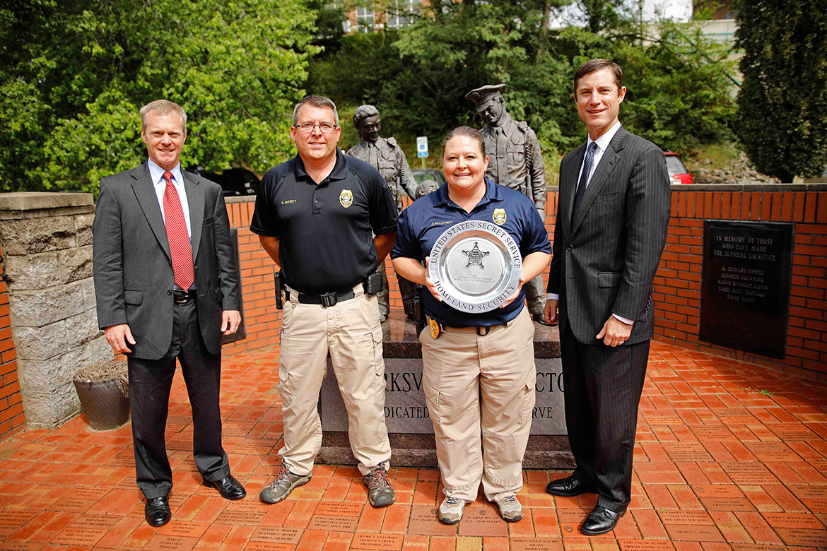 CPD detective receives top Computer Forensic Examiner