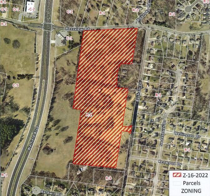 326unit apartment complex proposed at Rossview and Basham Lane in