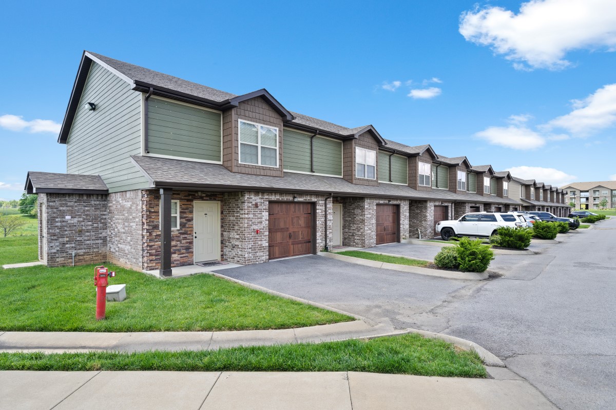 Timberland Partners Acquires 205Unit Apartment Complex in Clarksville