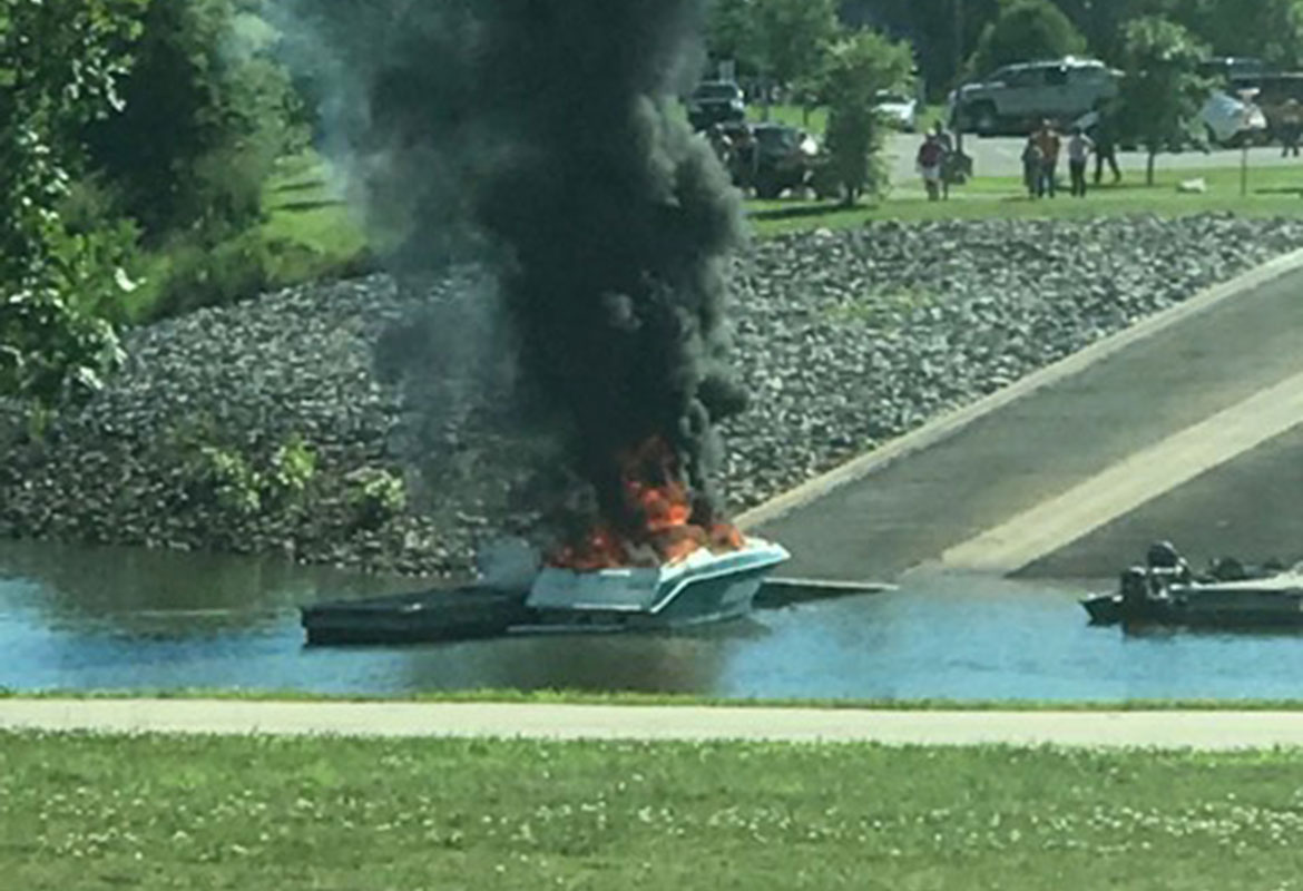 Boat explodes, catches fire at Clarksville Marina