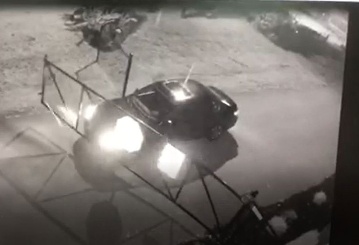 Sheriff’s Office looking for suspect who rammed gate at Rotary Park