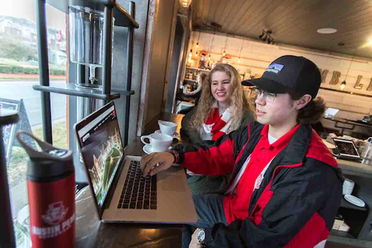 Rewind 94.3 Rewind 94.3