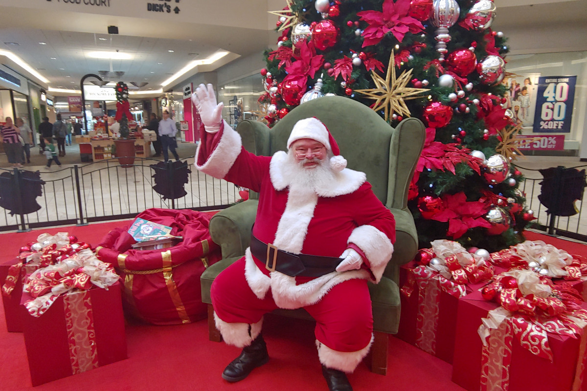 Santa Claus Pictures At Mall