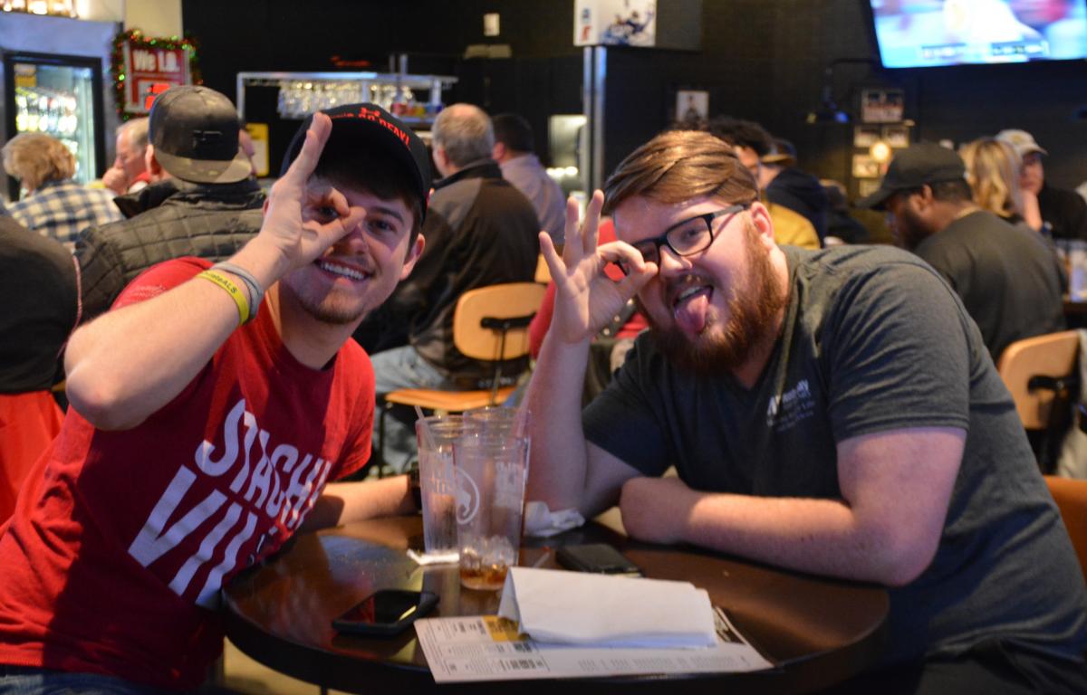 austin peay fans cheer on govs at buffalo wild wings in