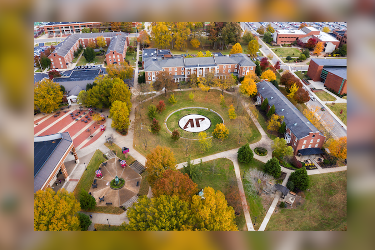 APSU alumni John and Carolyn Lander create the Bryan and Helen Crutcher Endowed Scholarship