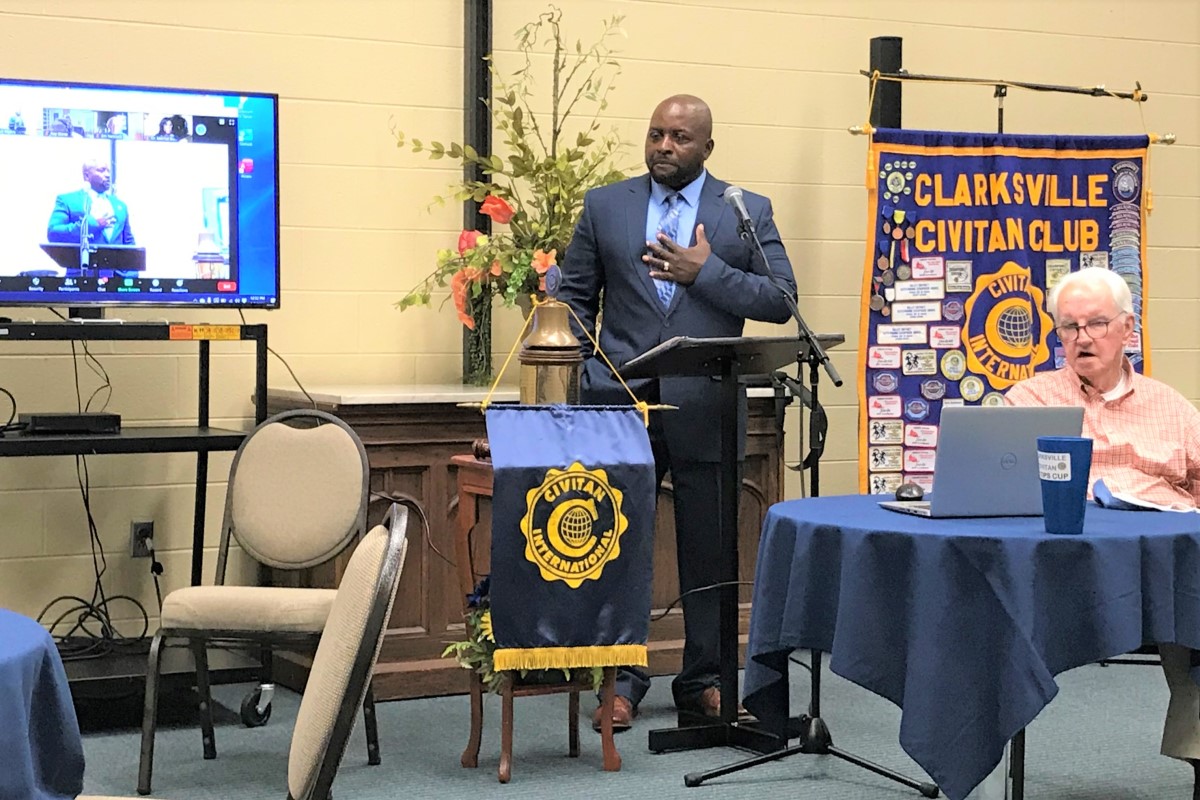 Ronnie Glynn presents his state Senate platform to Clarksville Civitans