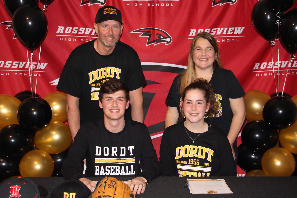 Rossview High School students sign with Dordt University Rossview High School students sign with Dordt University