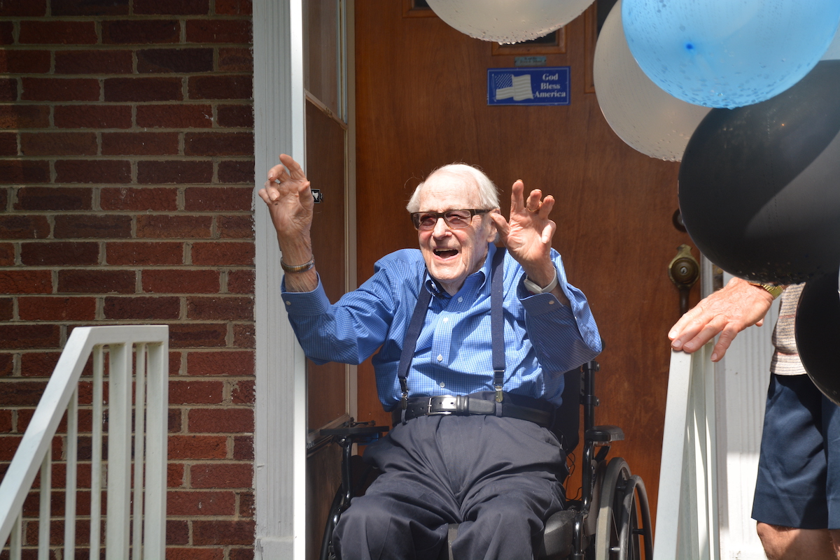 Dr. Frank Willard, World War II veteran and dentist, dies at 104 in Clarksville