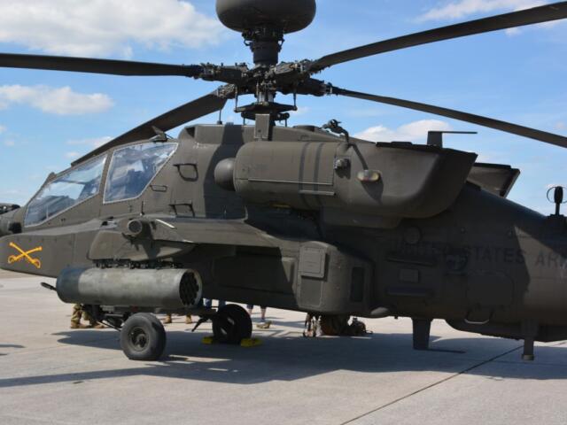 AH-64 Apache helicopter at Fort Campbell's Week of the Eagles Air Assault Demonstration on June 22, 2021. (Lee Erwin)