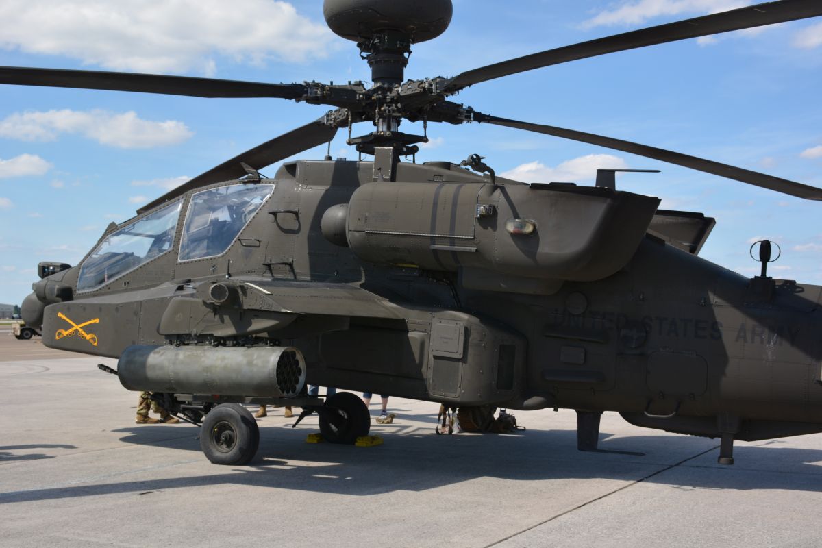 AH-64 Apache helicopter at Fort Campbell's Week of the Eagles Air Assault Demonstration on June 22, 2021. (Lee Erwin)