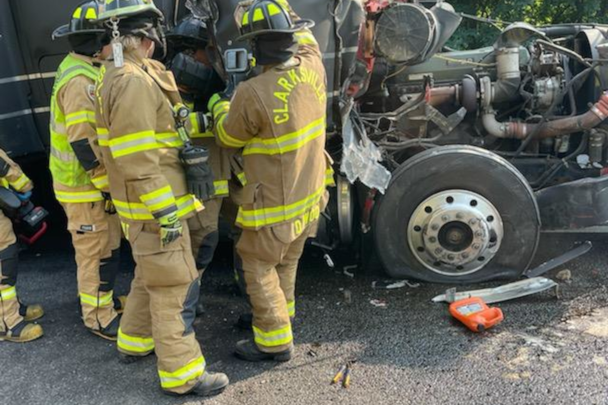 TRAFFIC ALERT: I-24 W completely closed at Exit 11 due to overturned semi TRAFFIC ALERT: I-24 W completely closed at Exit 11 due to overturned semi