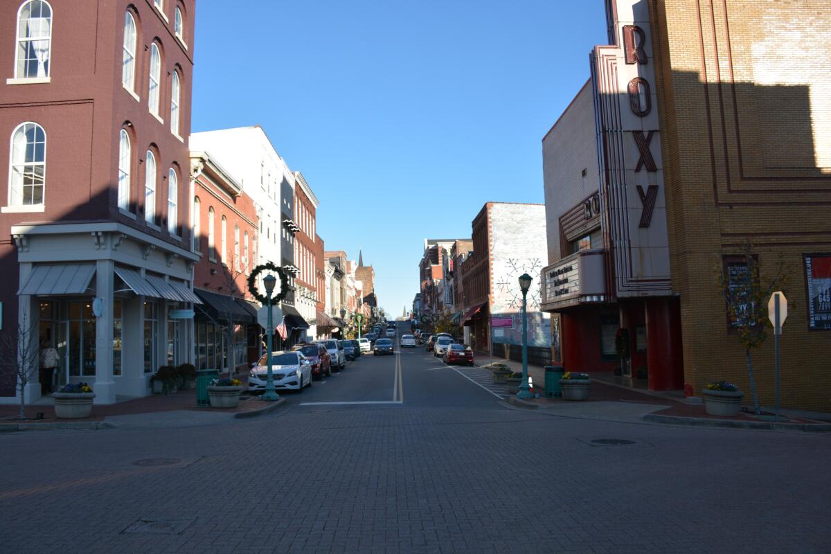 Part of downtown Clarksville to close Monday-Wednesday for filming of parade scene for ‘Holland, MI’ Part of downtown Clarksville to close Monday-Wednesday for filming of parade scene for ‘Holland, MI’