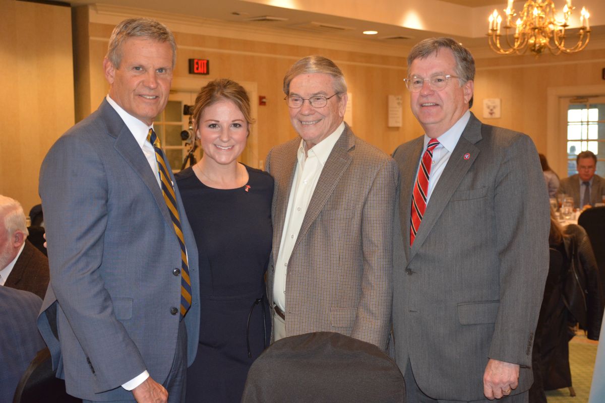 Gov. Lee campaigns for Judge Adrienne Fry in Clarksville