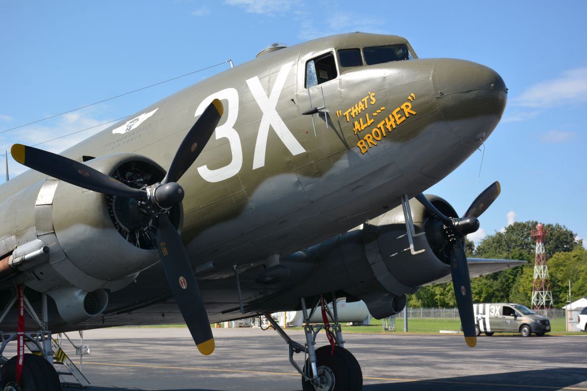 History of 101st Airborne comes alive with vintage aircraft at