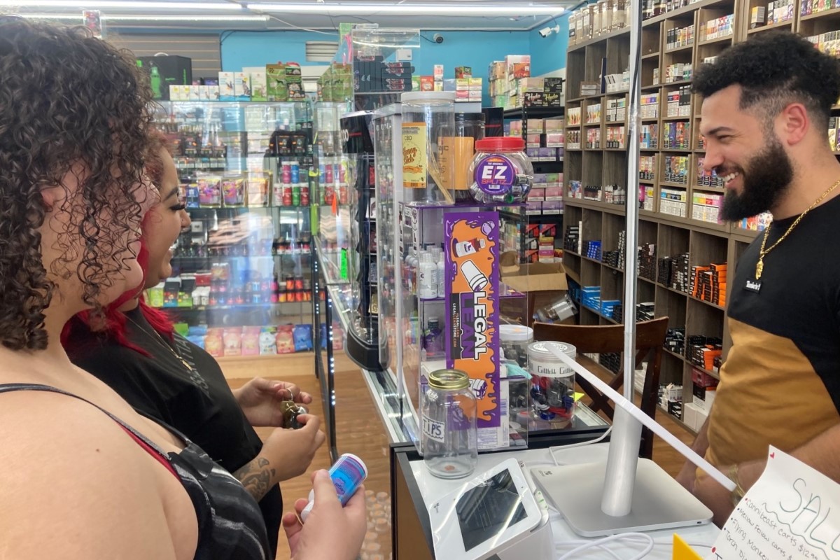 Smoke Paradise in Oak Grove works to keep customers happy