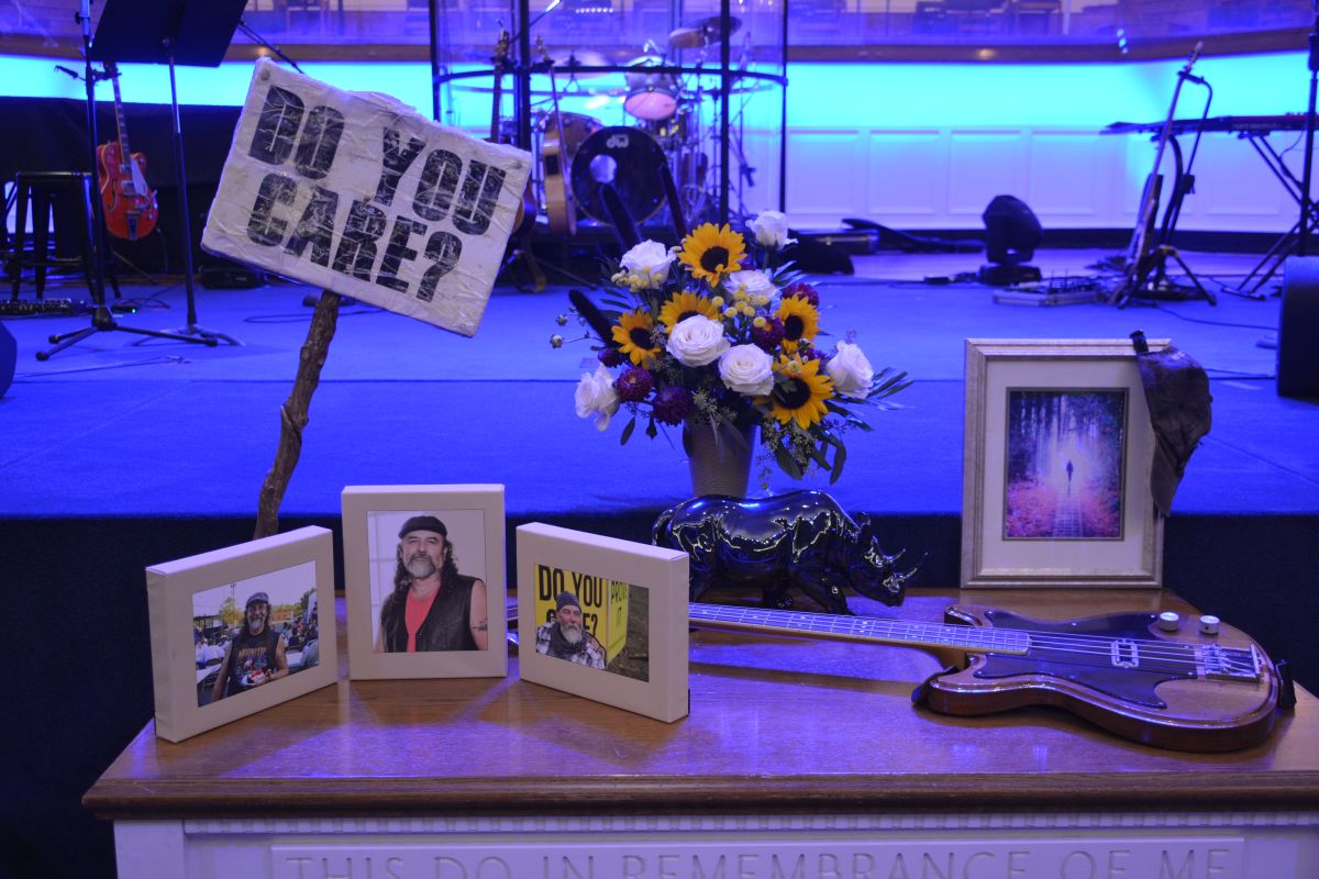 Kenny York, founder of Manna Cafe Ministries, remembered by tie-dyed friends, family | PHOTOS