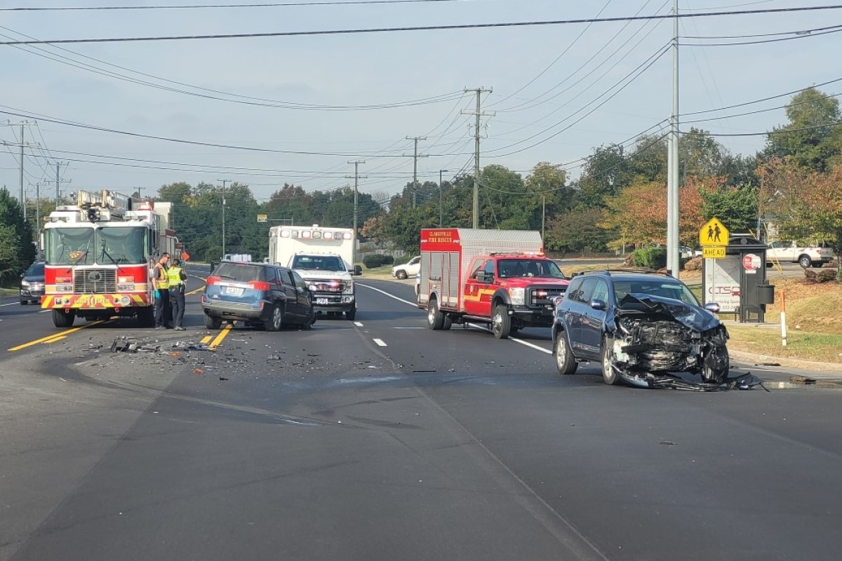 UPDATE: 2 injured in head-on collision on Tiny Town Road, roadway back open UPDATE: 2 injured in head-on collision on Tiny Town Road, roadway back open
