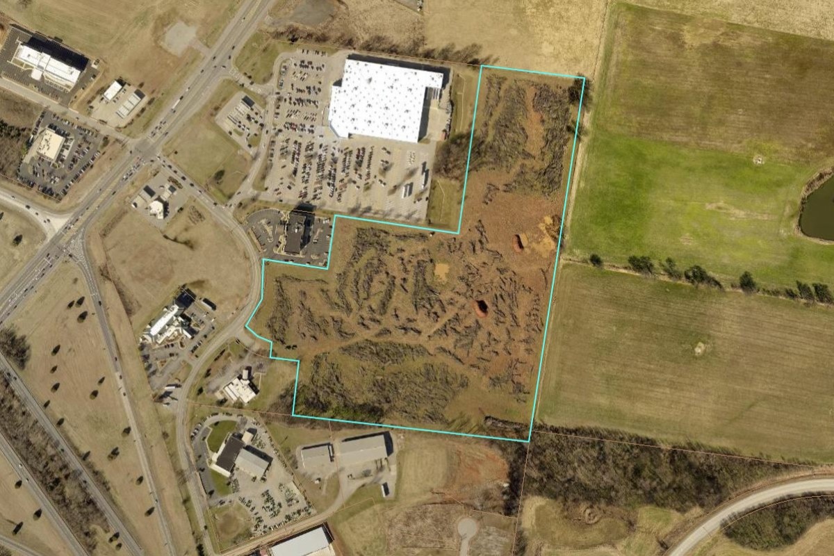 IDB in talks with ‘destination’ national retailer that could bring 300 more jobs to Clarksville