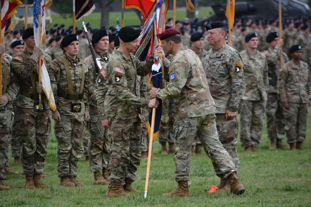 Fort Campbell, 101st Airborne, say goodbye to Major General JP McGee