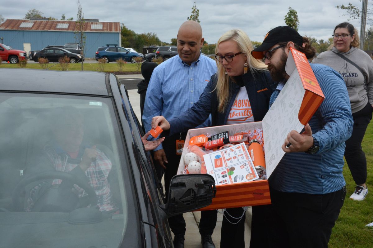 What a line for Whataburger: First opening in Clarksville draws overnight campers, cars lining roads for hours