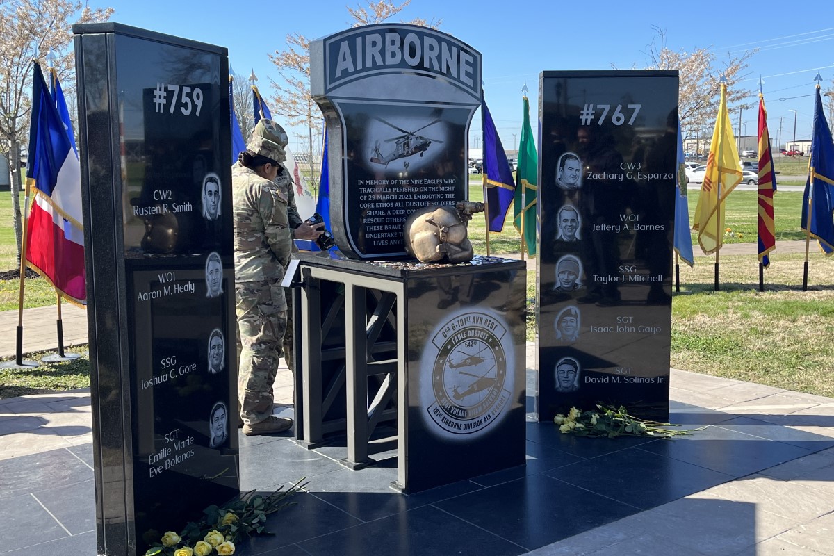 Fort Campbell unveils memorial honoring 9 soldiers killed in Trigg County crash | PHOTOS