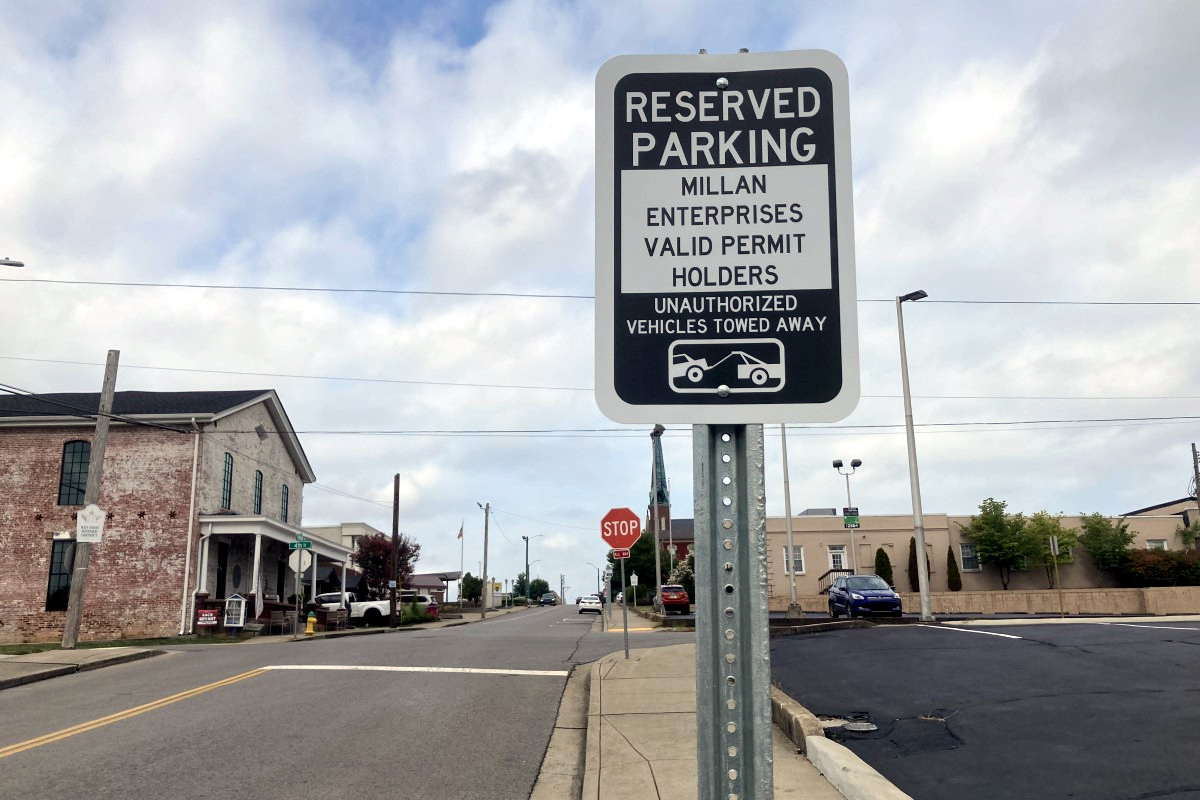 What happened with brief appearance of reserved parking signs on Main Street in Clarksville What happened with brief appearance of reserved parking signs on Main Street in Clarksville