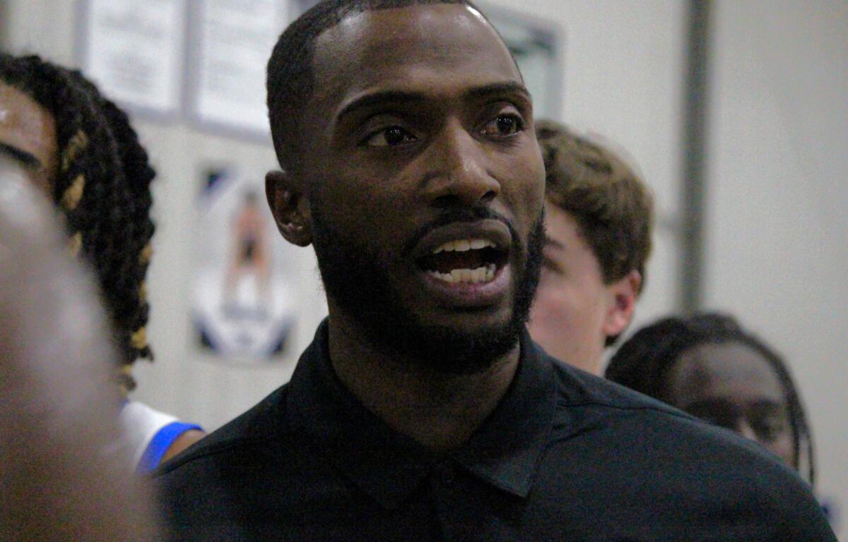 Damarius Smith, head coach of the Clarksville Academy Cougars, at a game on Nov. 26, 2025. (Knox Rives)