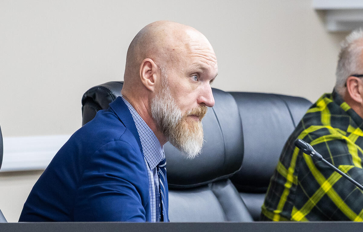 Council member Brian Zacharias at the Clarksville City Council Meeting on March 6, 2025. (Wesley Irvin)