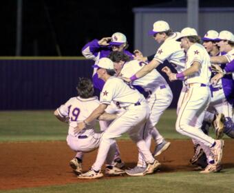 The Clarksville Wildcats defeated the Rossview Hawks in the District 13-4A championship. (Knox Rives)
