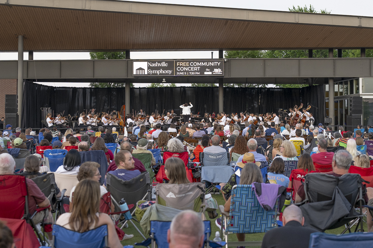 Nashville Symphony brings big crowd out to Downtown Commons in Clarksville | PHOTOS