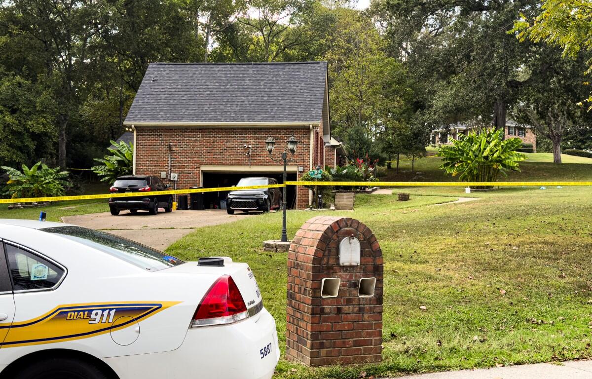 CPD is investigating the deaths of three individuals found inside a residence on Idlewood Drive, Sept. 16, 2025. (Jordan Renfro)