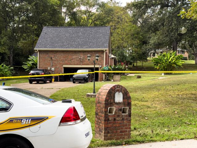 CPD is investigating the deaths of three individuals found inside a residence on Idlewood Drive, Sept. 16, 2025. (Jordan Renfro)