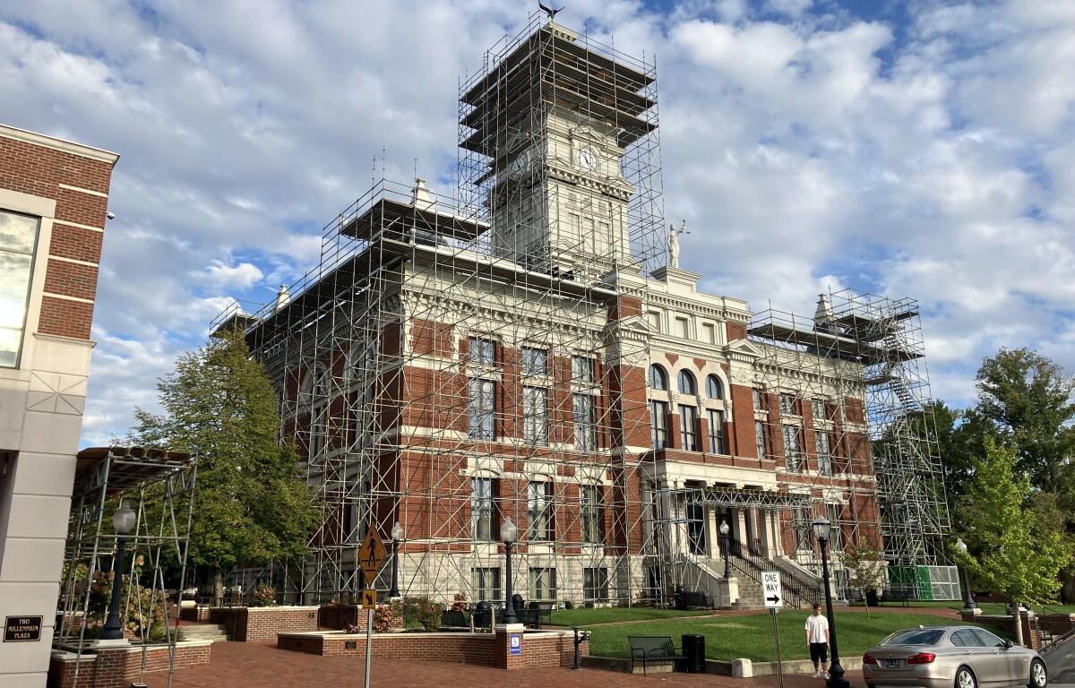 Roof replacement work on the Montgomery County Courthouse on Oct. 7, 2025. (Chris Smith)