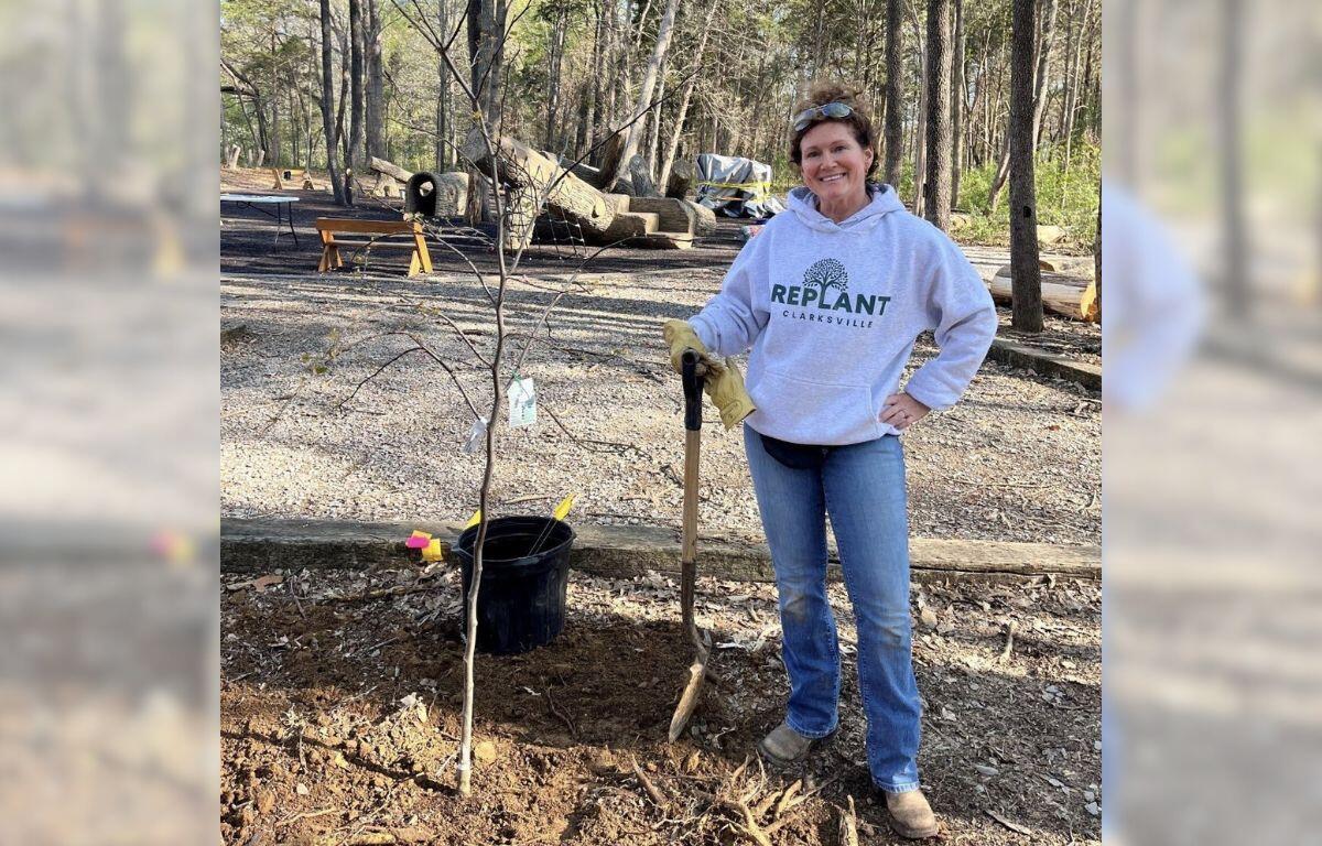 Christine Dellinger with Replant Clarksville (EDC, contributed)