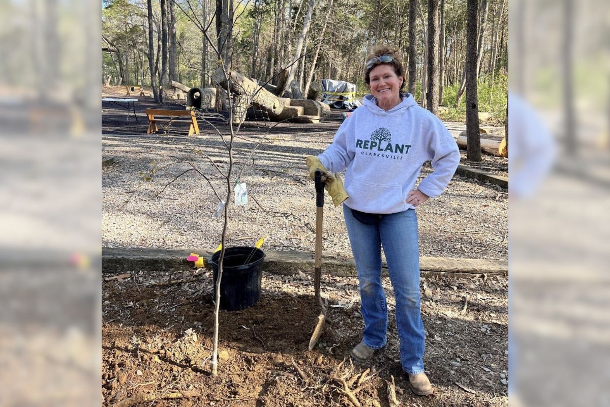 Christine Dellinger with Replant Clarksville (EDC, contributed)