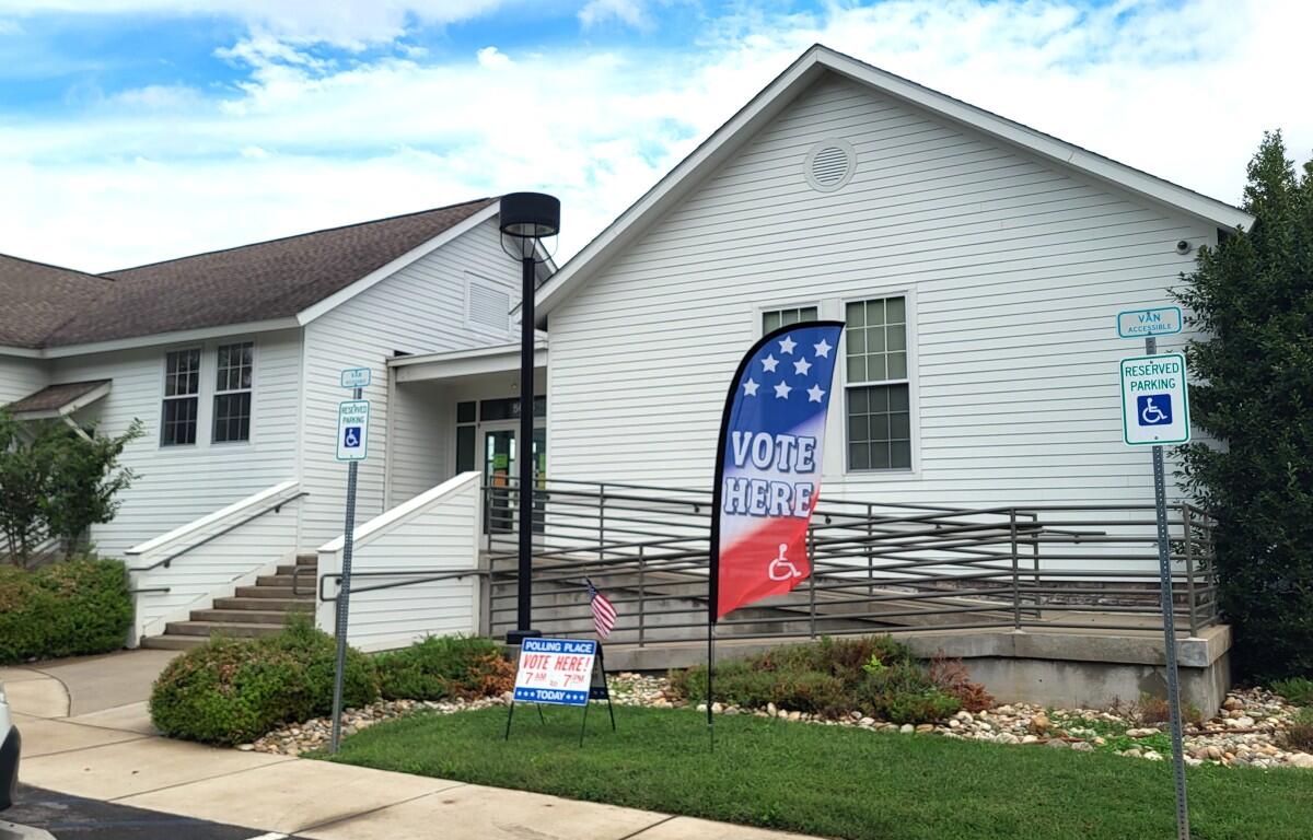 Election Day at the South Guthrie Community Center on Oct. 7, 2025. (Daynnah Carmona)