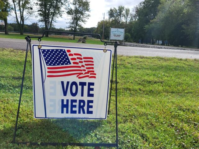 Election Day at the South Guthrie Community Center on Oct. 7, 2025. (Daynnah Carmona)