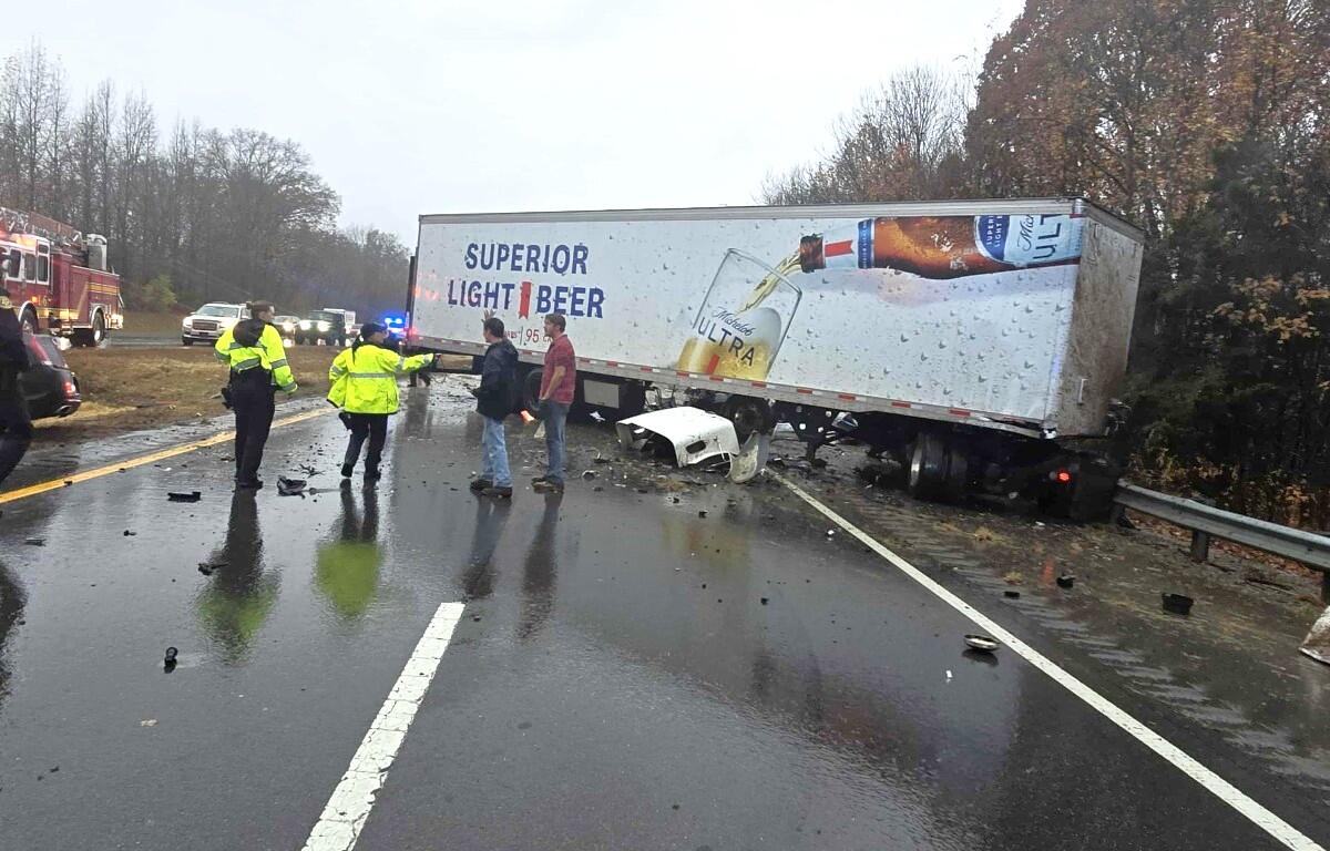 A semi tractor trailer crashed on the 101st Airborne Division Parkway Thursday afternoon. (Aron Maberry, contributed)