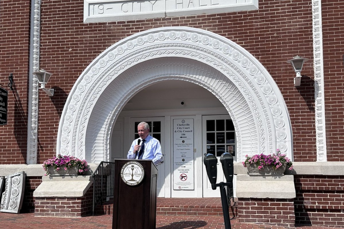 Mayor Joe Pitts at the ribbon cutting revealing the restored Public Square arch on July 31, 2025. (Abigail Krieg)