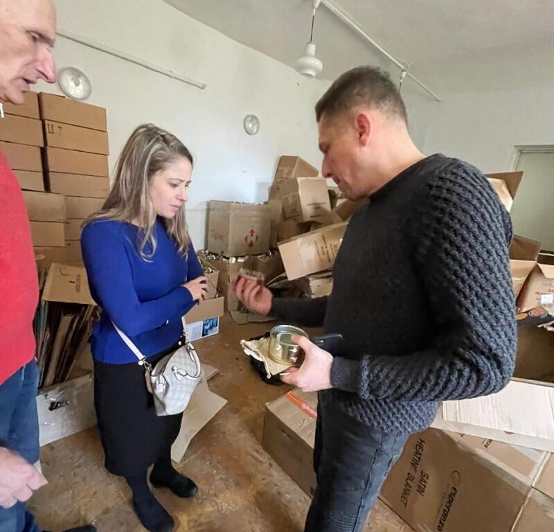 Andrea Lee visits a university in Ukraine where students volunteer to make trench candles and camouflage nets in 2024. (Andrea Lee, contributed)