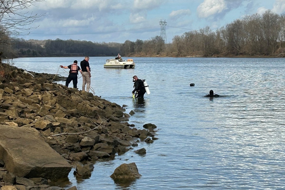 Divers recover a body from the Cumberland River on Jan. 9, 2026. (Montgomery County Sheriff's Office, contributed)