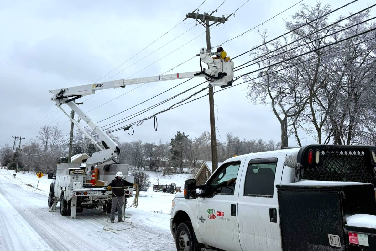 CDE crews work to restore power on Old Trenton Road during the ice storm on Jan. 25, 2026. (CDE Lightband, contributed)