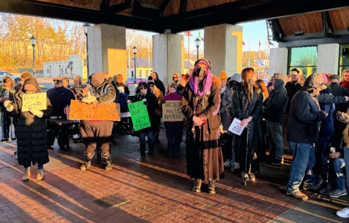 Clarksville residents gathered to honor the life of Renee Nicole Good on Jan. 11, 2026. (Clarksville Indivisible, Contributed)
