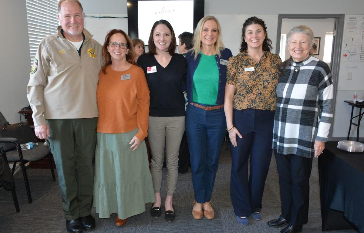 New Executive Director for the Tennessee River Chapter of the American Red Cross, Stacey Levine, fifth from left, poses with members of the local community and the Red Cross on Jan. 7, 2026. (Lee Erwin)