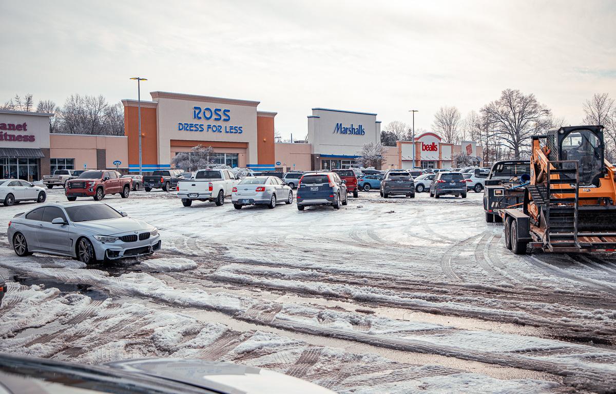 Planet Fitness, Ross, Marshalls, and Bealls parking lot off Madison Street on January 29, 2026. (Wesley Irvin)