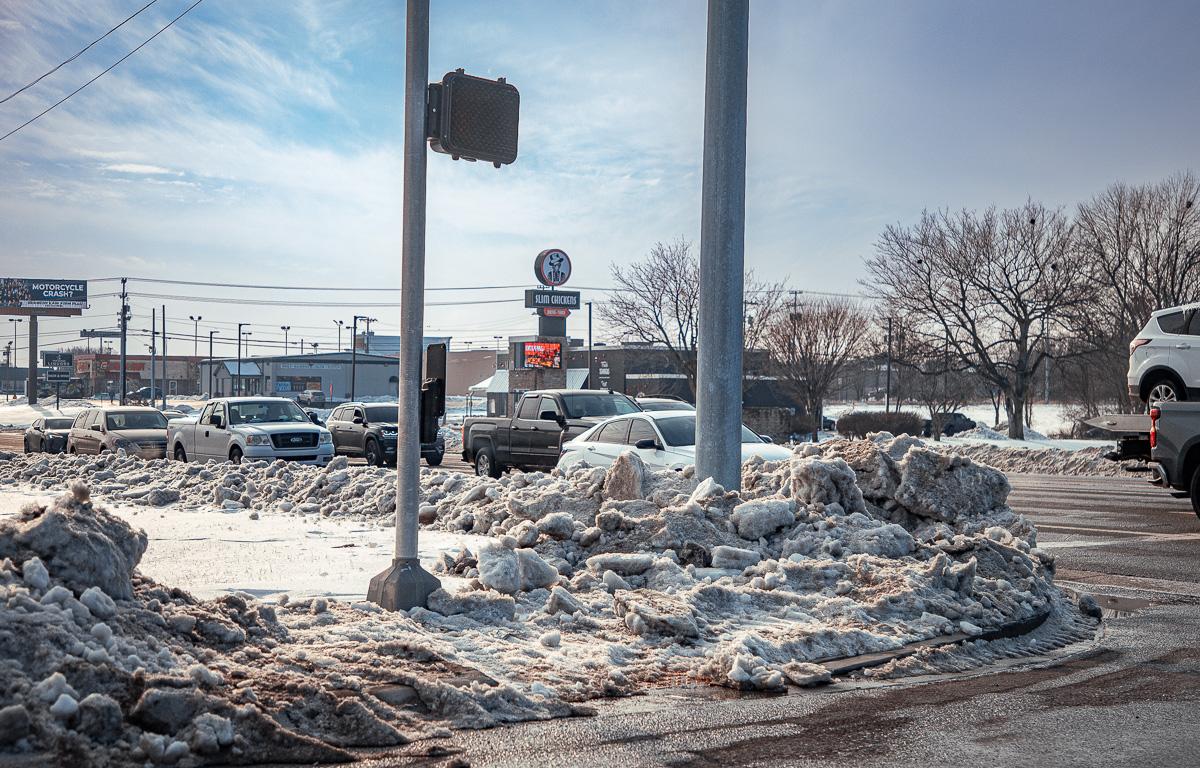 Pedestrian crossing Intersection of Wilma Rudolph and Morris Road on January 29, 2026. (Wesley Irvin)