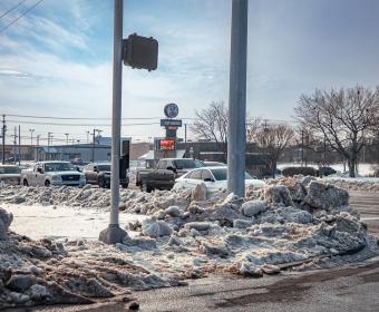 Pedestrian crossing Intersection of Wilma Rudolph and Morris Road on January 29, 2026. (Wesley Irvin)
