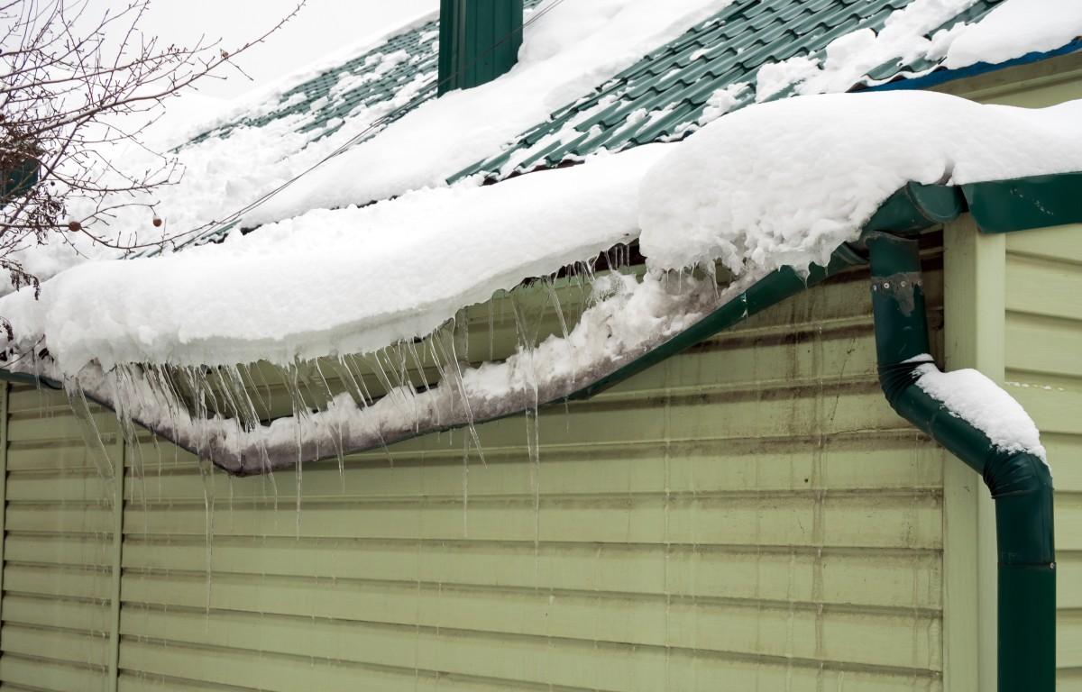 Ice damage to a home's gutter system. (Shutterstock)
