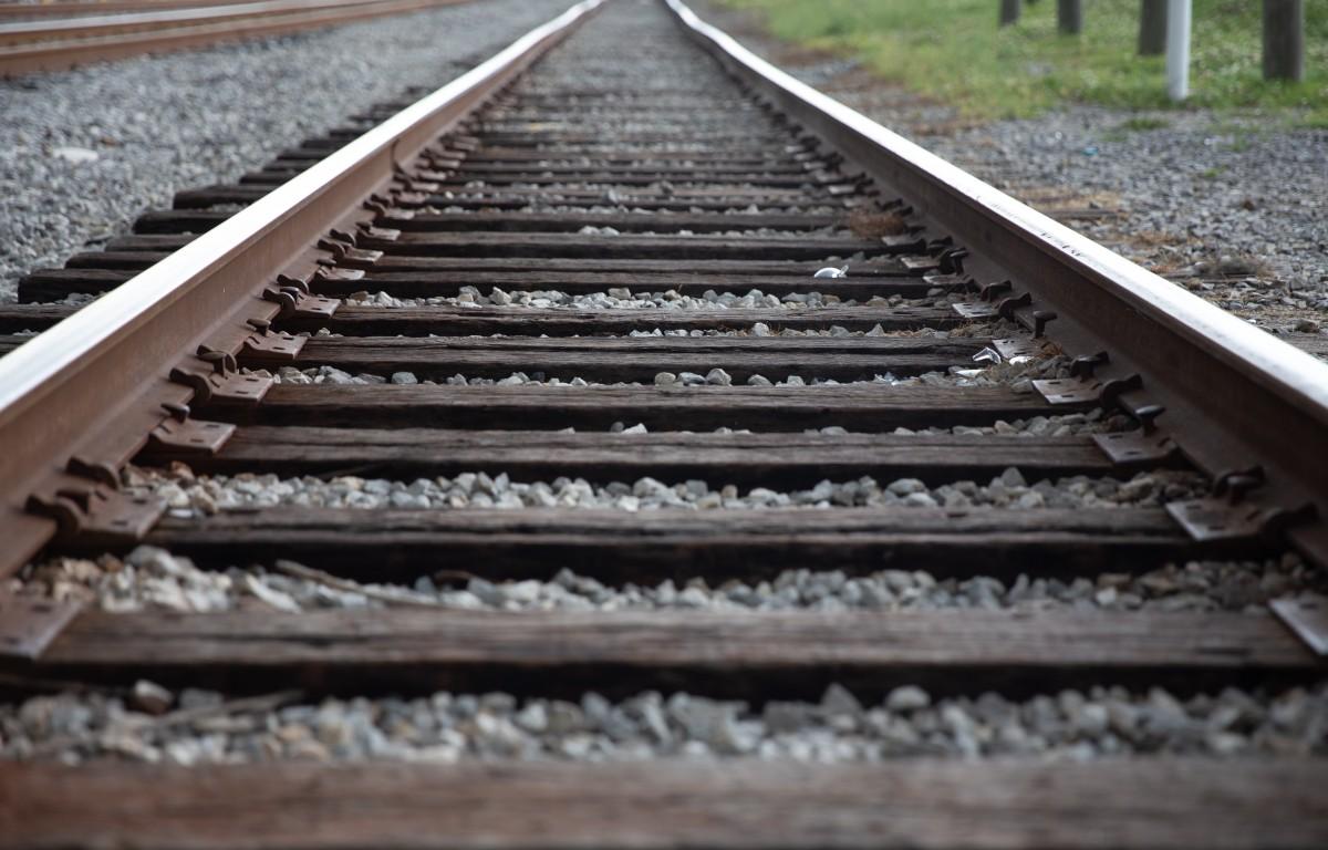 Train tracks. (Shutterstock)