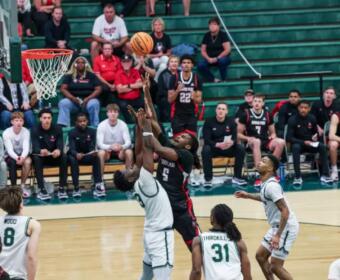 Austin Peay's basketball team clinched no less than a share of the 2026 Atlantic Sun Conference Regular-Season Championship in a 65-61 win against Jacksonville at Swisher Gymnasium, Feb. 21, 2026, in Jacksonville, Florida. (Alex Allard, APSU Athletics)